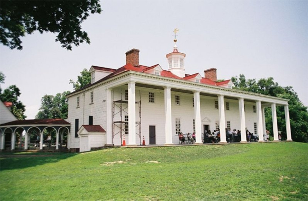 Photo of main house at Mount Vernon